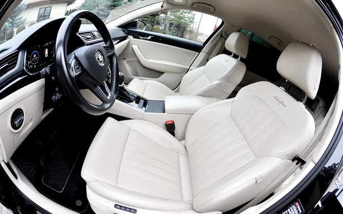 Skoda Superb cena 91500 przebieg: 181000, rok produkcji 2018 z Płock małe 704